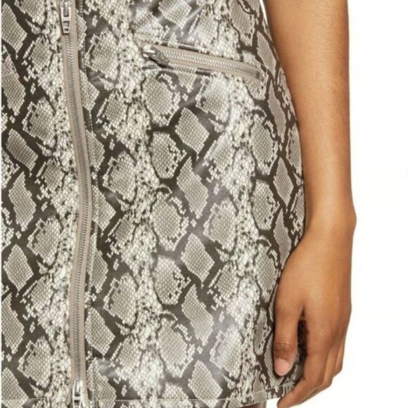 Blank NYC Snakeskin Faux Leather Zippered Mini Skirt, size 29, NWT - Picture 2 of 6